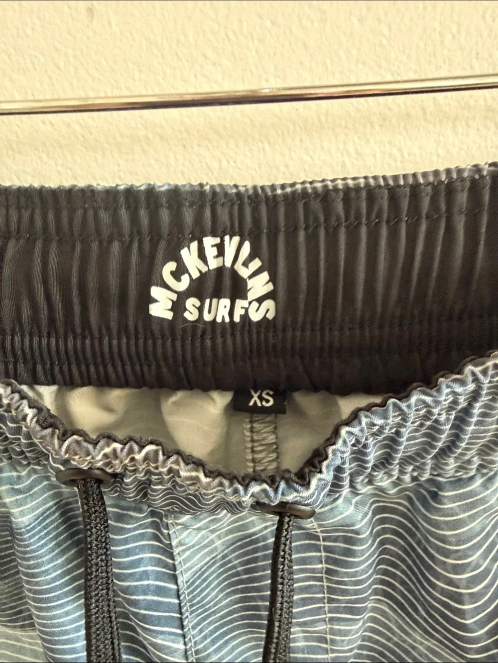 Men's Blue Wave-Print Swim Trunks